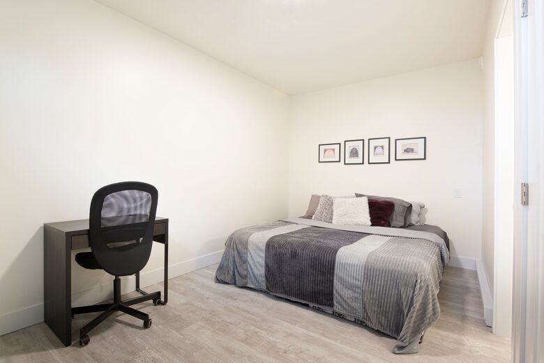 Basement Suite master bedroom (King)