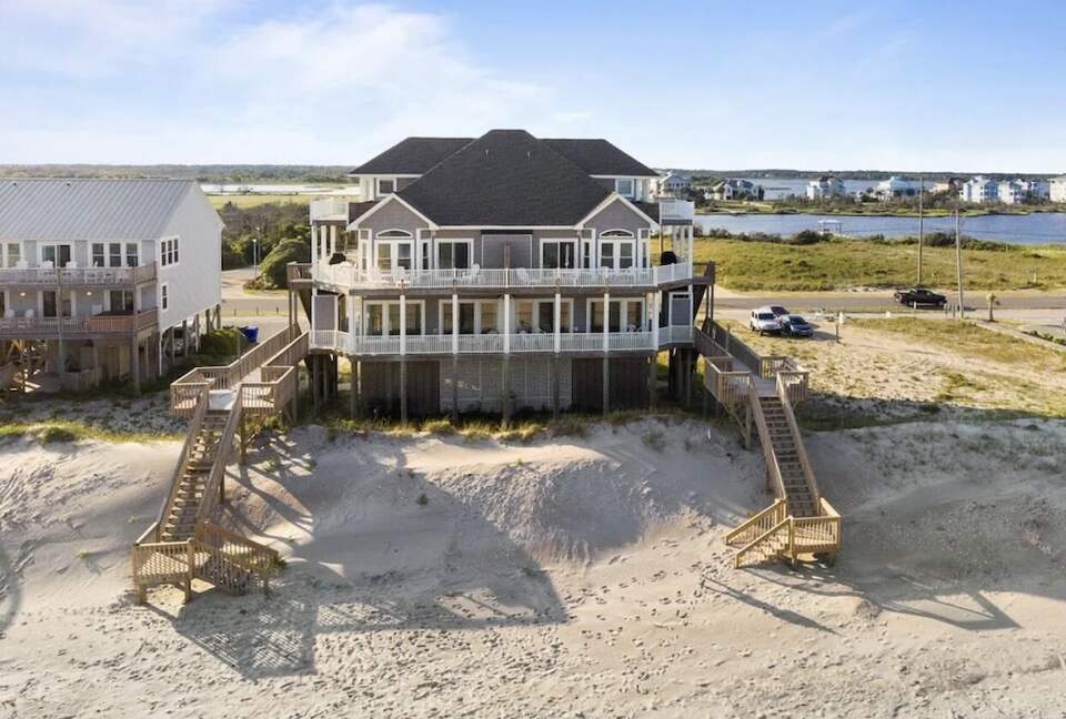 Terrific Topsail Townhome 2 - North Topsail Beach, North Carolina
