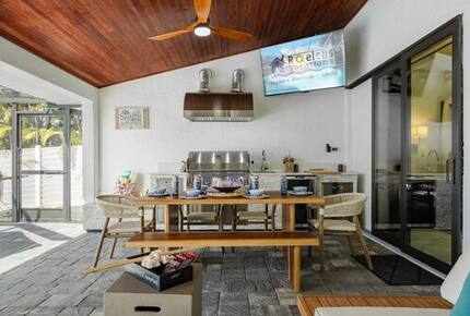 Resort Style Retreat | Gulf Access, Heated Pool & Spa, Boat Dock, Private Beach, Tiki Hut - Cape Coral, Florida