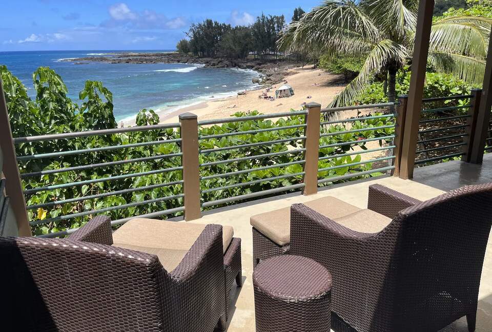 White Sand Beach Front Retreat - Haleiwa, Hawaii