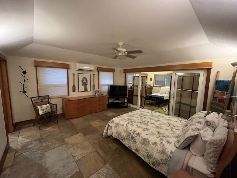 White Sand Beach Front Retreat - Haleiwa, Hawaii