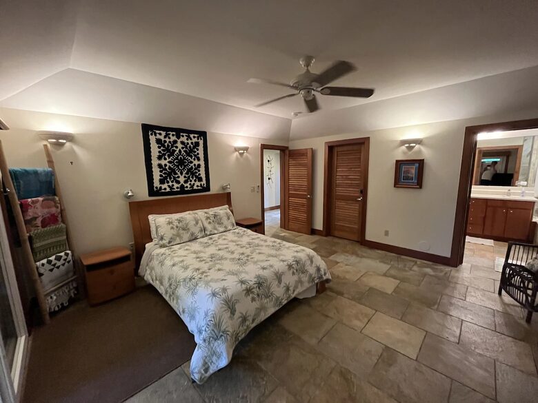 White Sand Beach Front Retreat - Haleiwa, Hawaii
