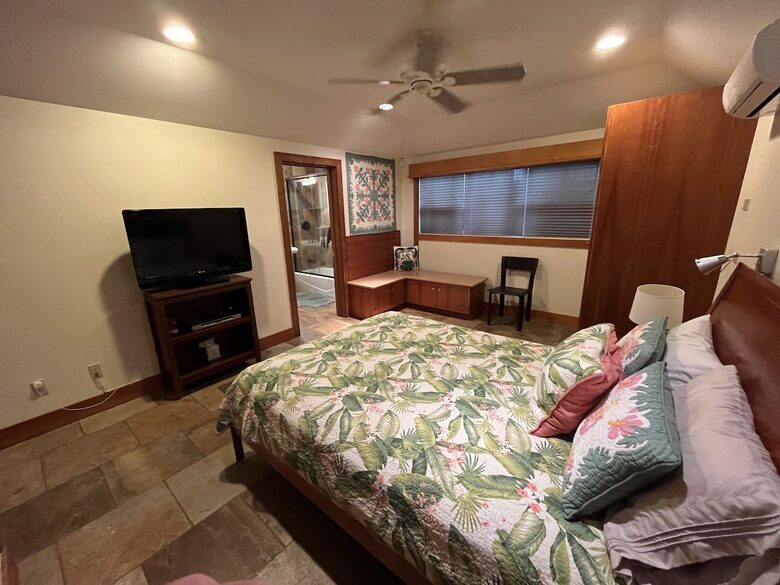 White Sand Beach Front Retreat - Haleiwa, Hawaii