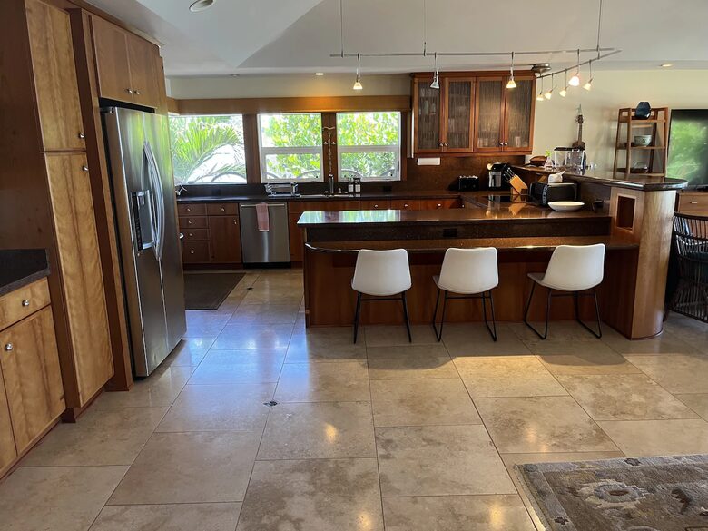 White Sand Beach Front Retreat - Haleiwa, Hawaii