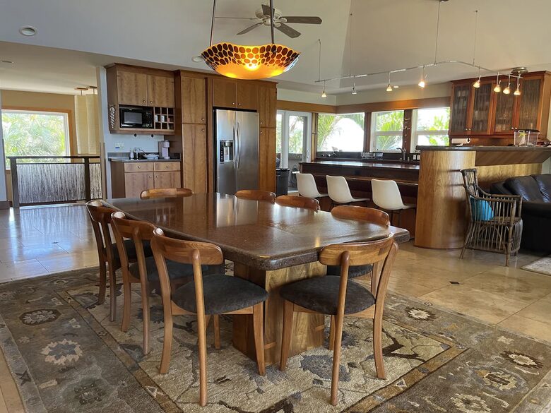 White Sand Beach Front Retreat - Haleiwa, Hawaii