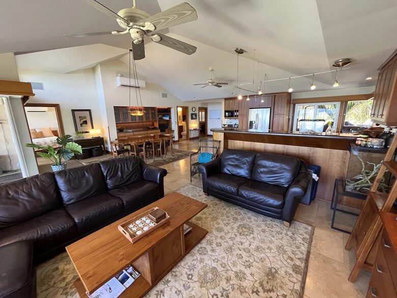 White Sand Beach Front Retreat - Haleiwa, Hawaii