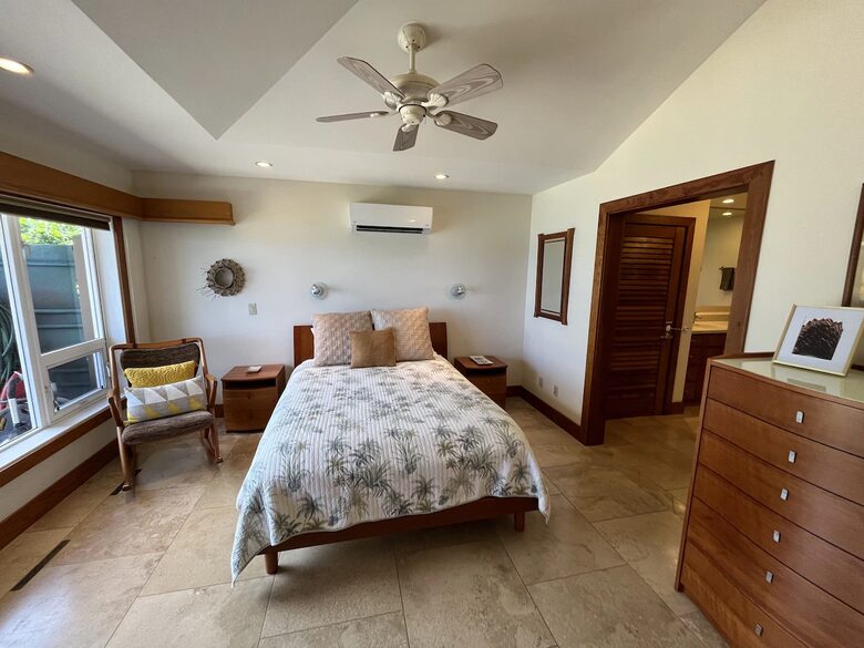 White Sand Beach Front Retreat - Haleiwa, Hawaii