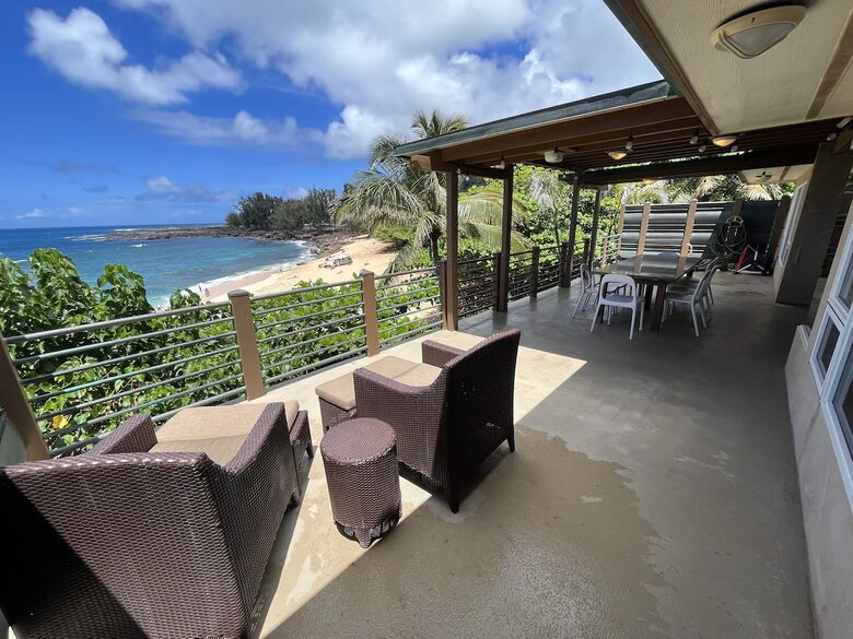 White Sand Beach Front Retreat - Haleiwa, Hawaii