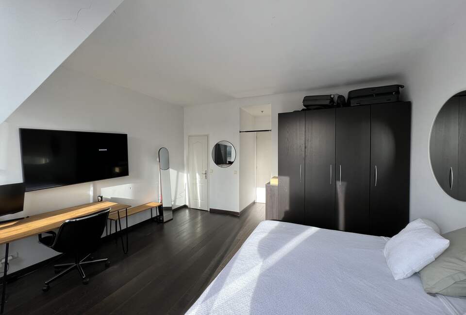Bright apartment with balcony - Eiffel Tower view - Paris, France