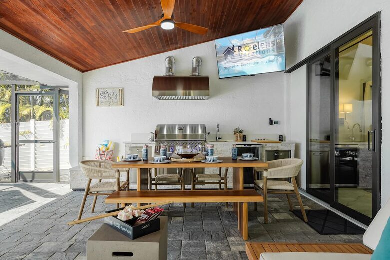 Resort Style Retreat | Gulf Access, Heated Pool & Spa, Boat Dock, Private Beach, Tiki Hut - Cape Coral, Florida