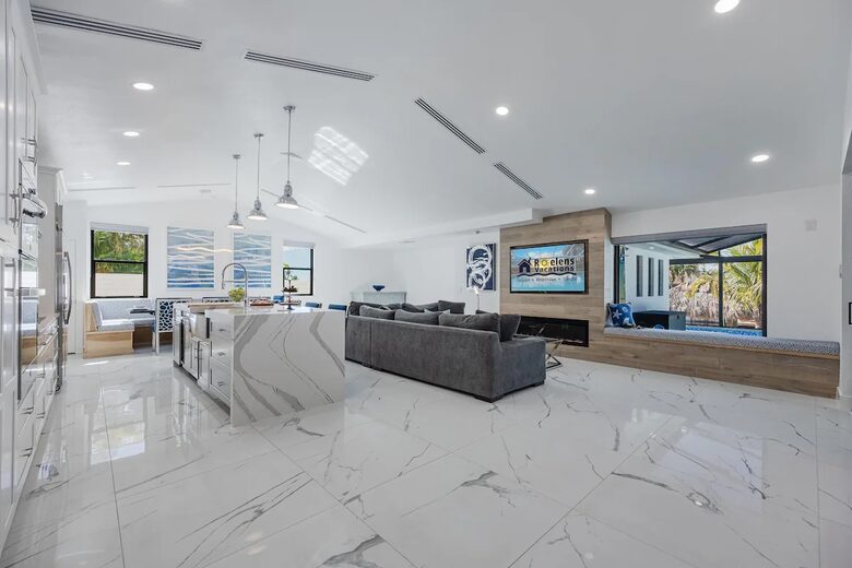 Resort Style Retreat | Gulf Access, Heated Pool & Spa, Boat Dock, Private Beach, Tiki Hut - Cape Coral, Florida
