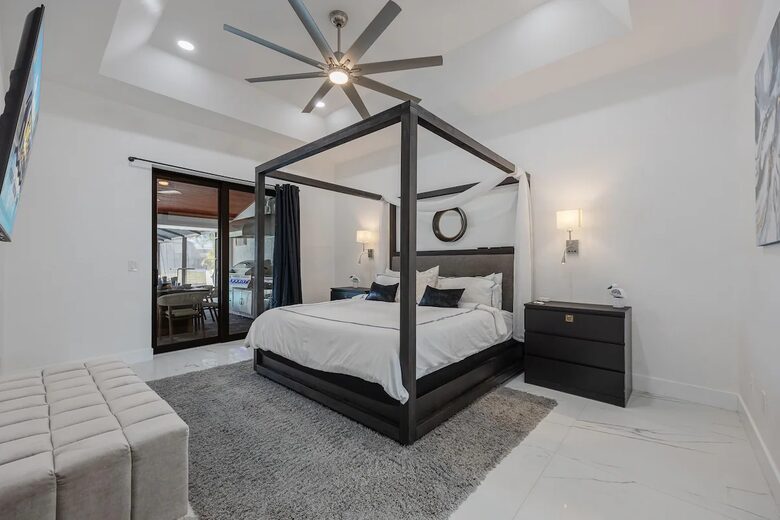 Resort Style Retreat | Gulf Access, Heated Pool & Spa, Boat Dock, Private Beach, Tiki Hut - Cape Coral, Florida