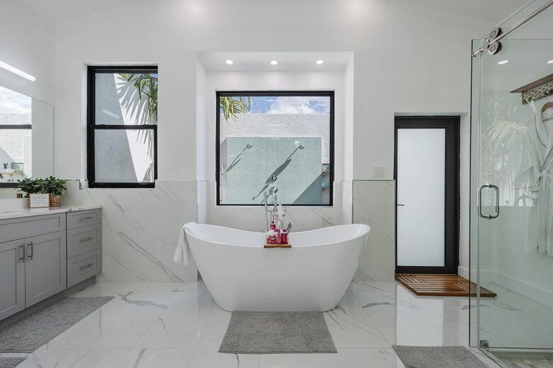 Resort Style Retreat | Gulf Access, Heated Pool & Spa, Boat Dock, Private Beach, Tiki Hut - Cape Coral, Florida