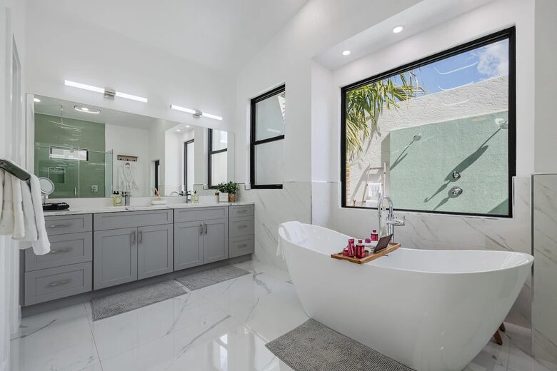 Resort Style Retreat | Gulf Access, Heated Pool & Spa, Boat Dock, Private Beach, Tiki Hut - Cape Coral, Florida