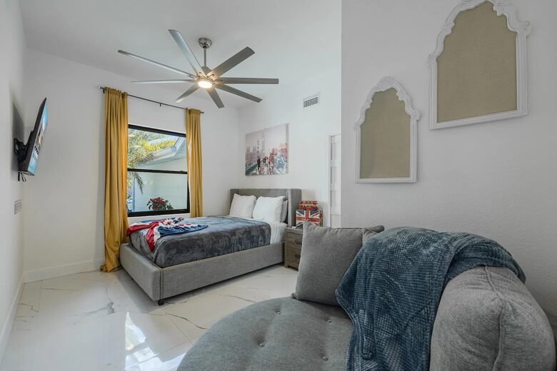 Resort Style Retreat | Gulf Access, Heated Pool & Spa, Boat Dock, Private Beach, Tiki Hut - Cape Coral, Florida
