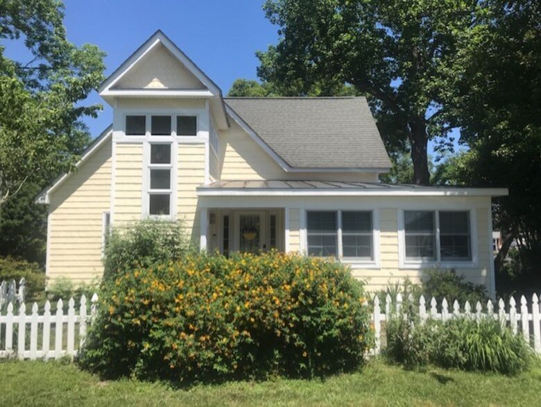 Waterfront Old Bay Cottage in Deltaville - Deltaville, Virginia
