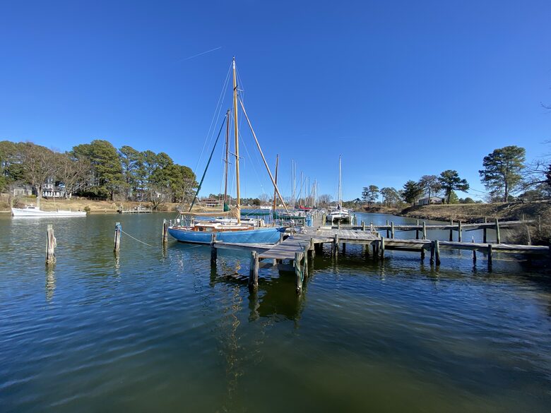 Waterfront Old Bay Cottage in Deltaville - Deltaville, Virginia