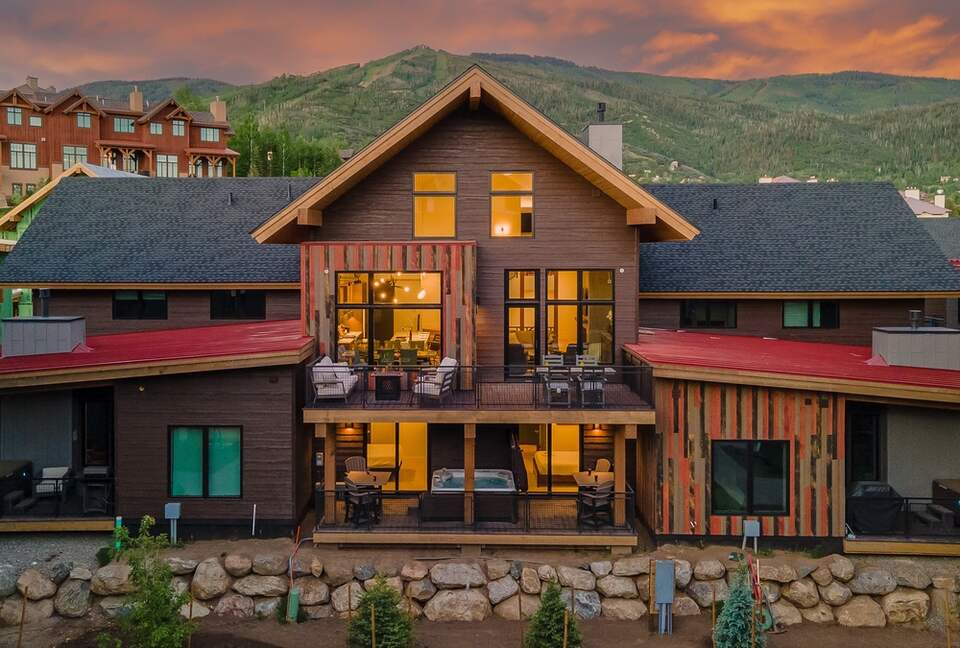 Uptown House - Moving Mountains - Steamboat Springs, Colorado
