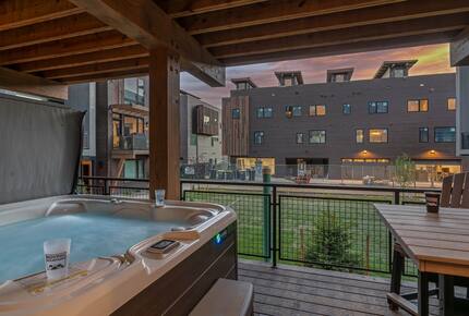 Uptown House - Moving Mountains - Steamboat Springs, Colorado