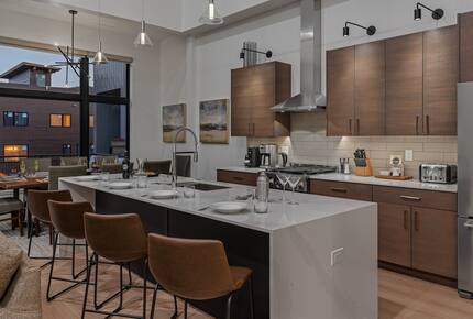 Uptown House - Moving Mountains - Steamboat Springs, Colorado
