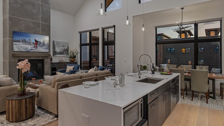 Uptown House - Moving Mountains - Steamboat Springs, Colorado