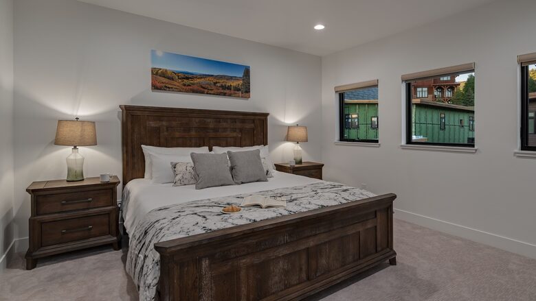 Uptown House - Moving Mountains - Steamboat Springs, Colorado