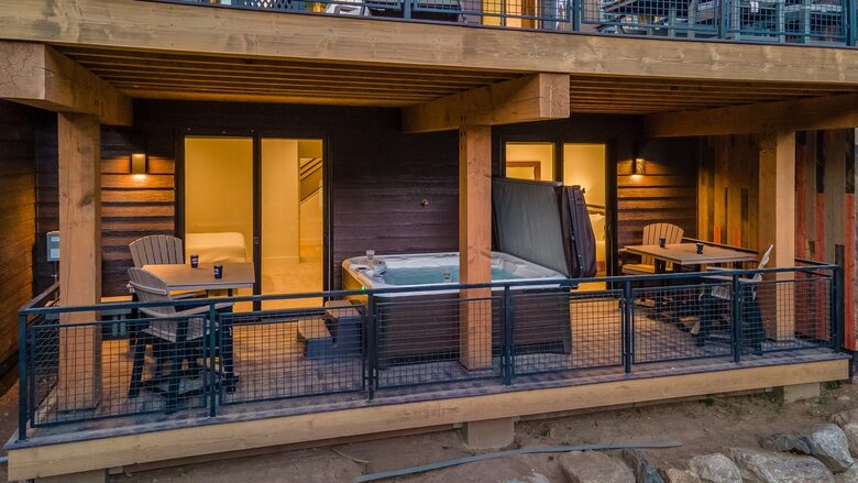 Uptown House - Moving Mountains - Steamboat Springs, Colorado