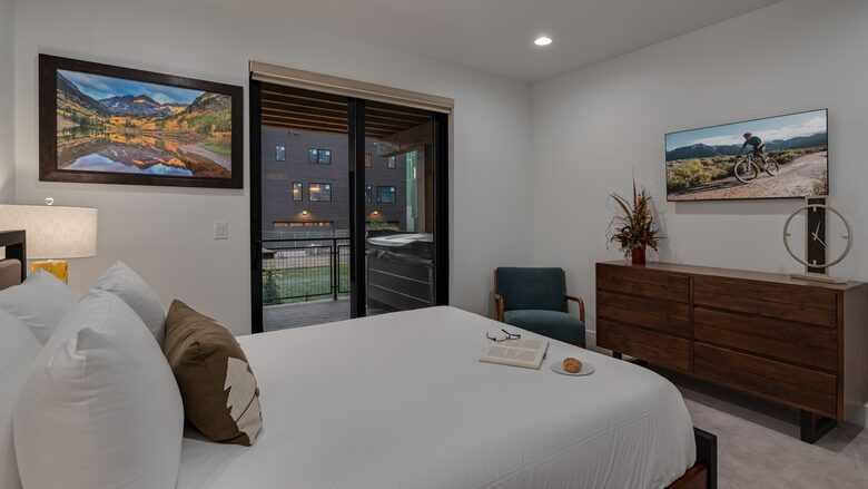 Uptown House - Moving Mountains - Steamboat Springs, Colorado