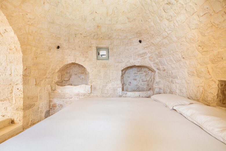 Stella del monte - Cisternino, Italy