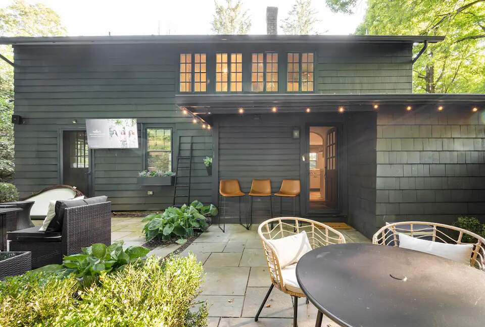 Exquisite Bedford Luxe Retreat - Bedford, New York
