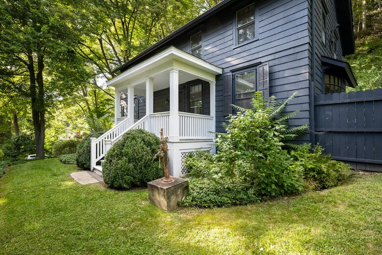 Exquisite Bedford Luxe Retreat - Bedford, New York