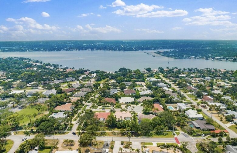 Upscale Jupiter Home - Jupiter, Florida