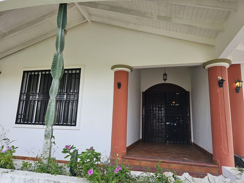 Waters Edge - Alanje, Panama