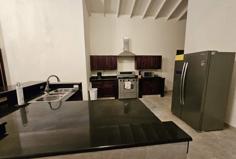 Full-sized Kitchen