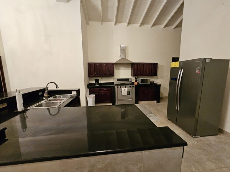Full-sized Kitchen