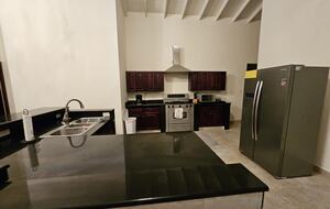 Full-sized Kitchen