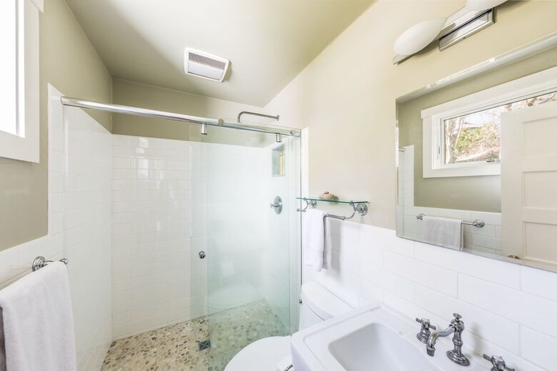 Hamptons - Montauk Luxury Modern Oasis, Walking Distance to Private Beach - Montauk, New York