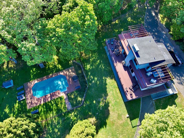 Hamptons - Montauk Luxury Modern Oasis, Walking Distance to Private Beach - Montauk, New York