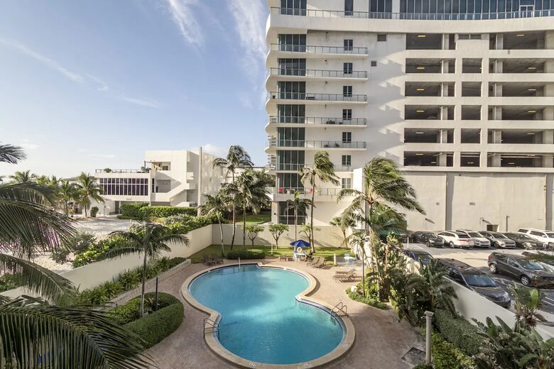 Bergamot & Sunshine - Hollywood, Florida