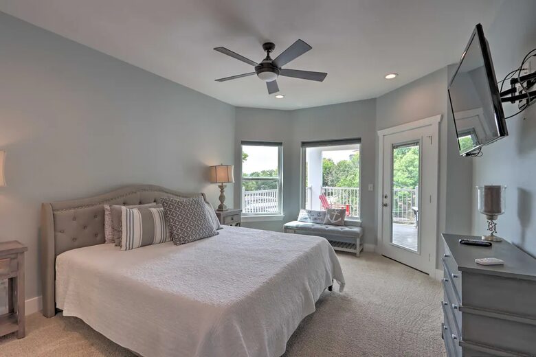 Luxe Osage Beach Lake House w/ Dock & Fire Pit - Osage Beach, Missouri