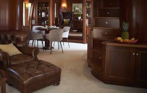 M.Y. Vintage Yacht (R)
