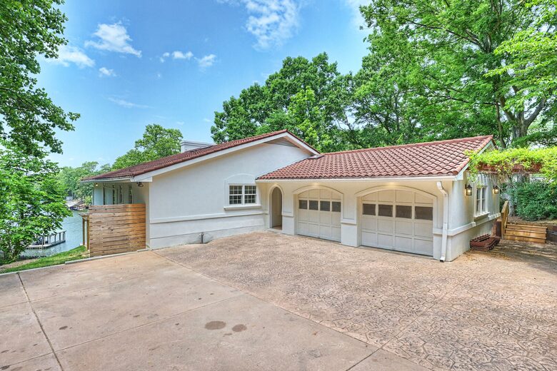 Hummingbird Home - Statesville, North Carolina