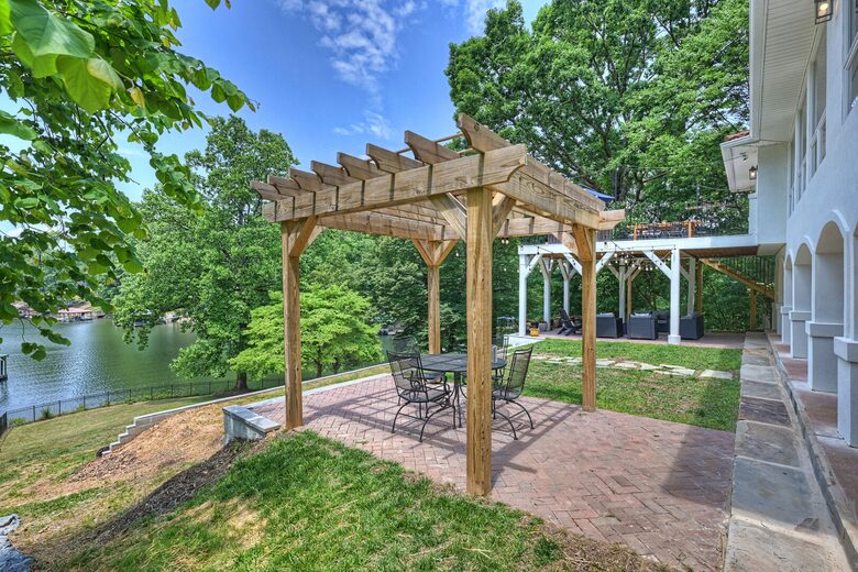 Hummingbird Home - Statesville, North Carolina