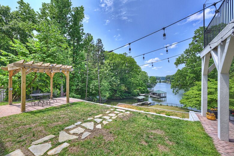 Hummingbird Home - Statesville, North Carolina
