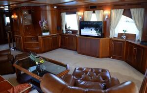 M.Y. Vintage Yacht (R)