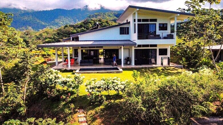 Casa Cascada Panoramic Views and Expansive kitchen - Ojochal, Costa Rica