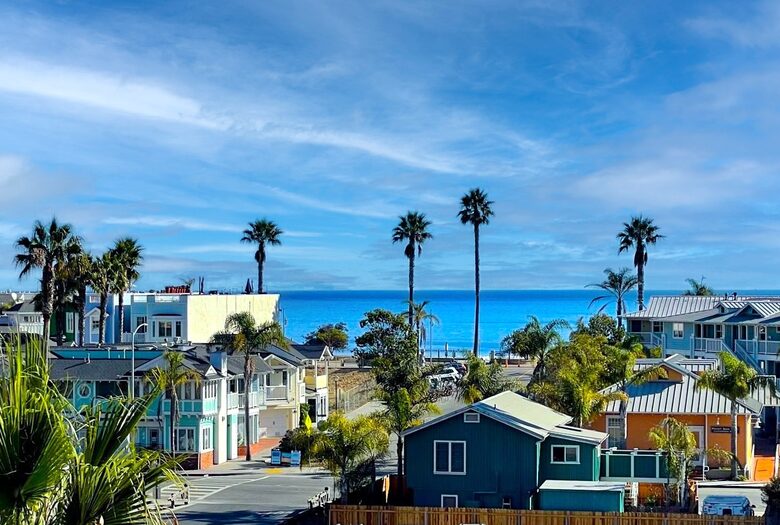 Cobbo's Beach House | With hot tubs, views, and just steps to the beach! - Avila Beach, California