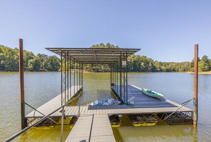 Water's Edge Lake House - Gainesville, Georgia