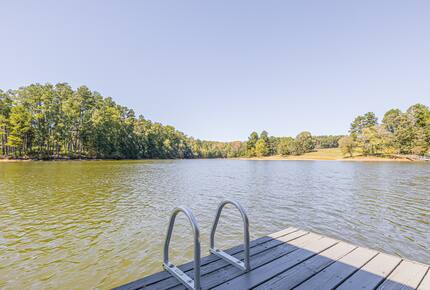 Water's Edge Lake House - Gainesville, Georgia