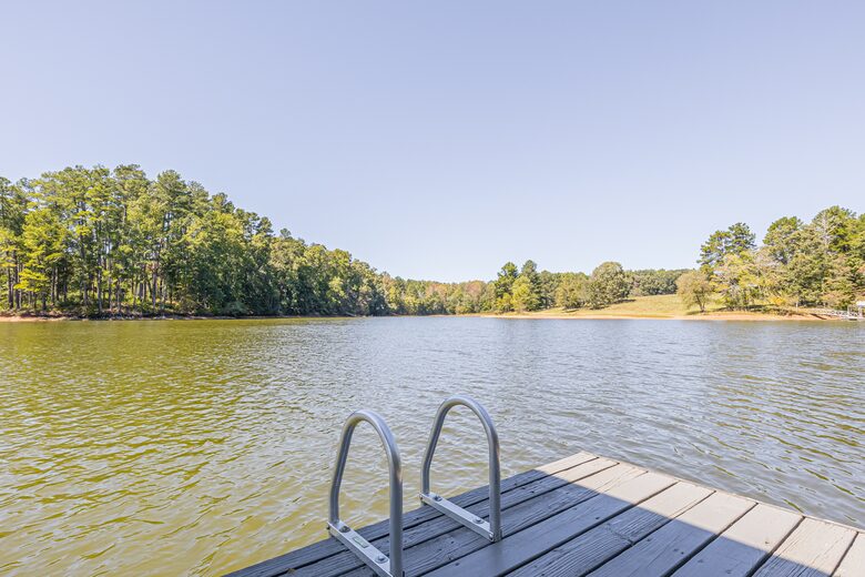 Water's Edge Lake House - Gainesville, Georgia
